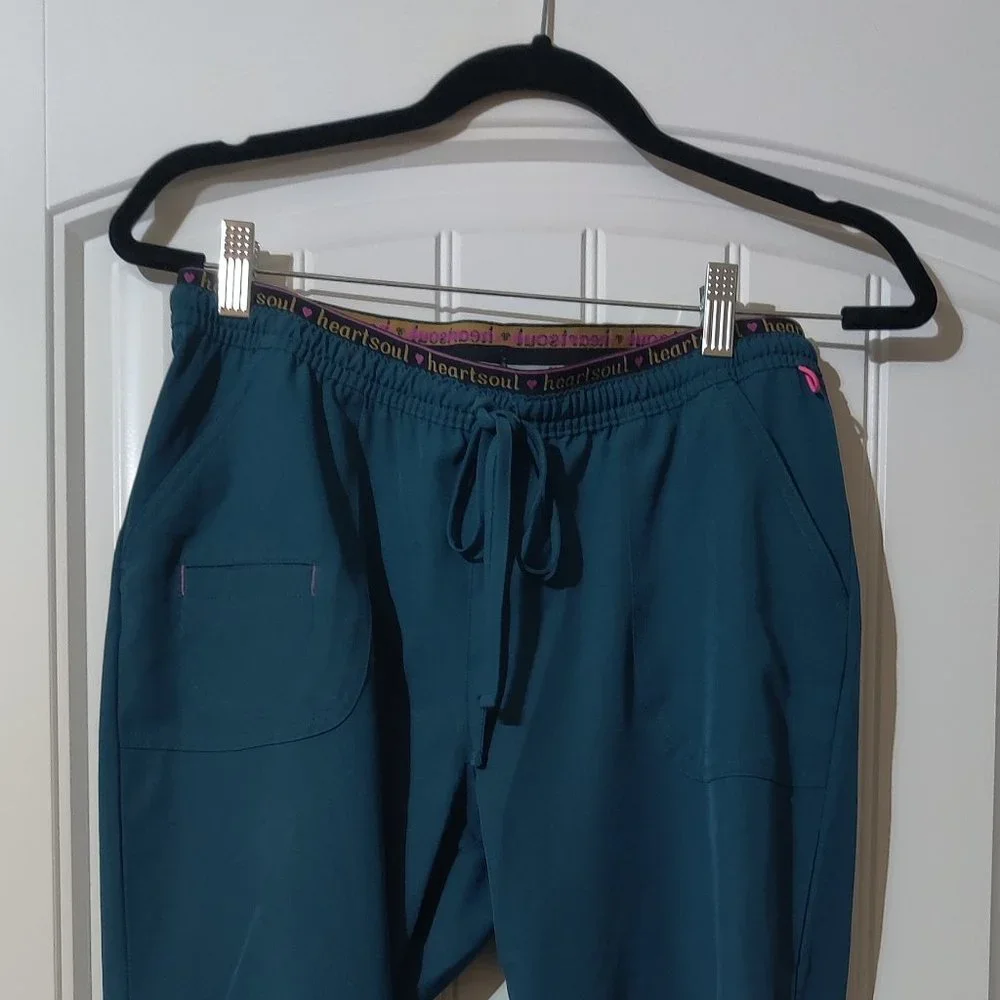 HeartSoul scrub set - Picture 2 of 4